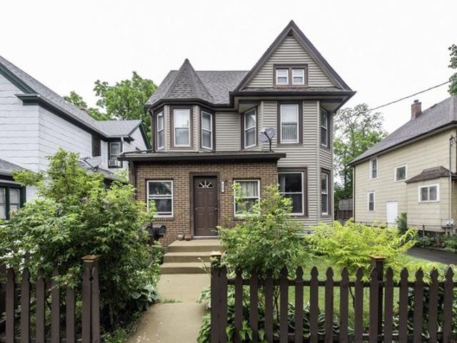 House for sale in Waukegan, Illinois