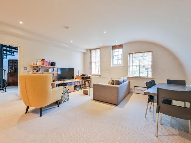 Apartment for rent in London Borough of Lewisham, Blackheath
