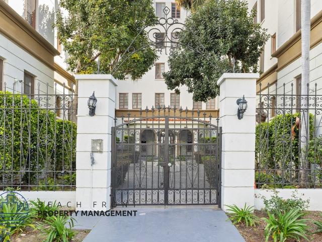 Apartment for rent in Canoga Park, California