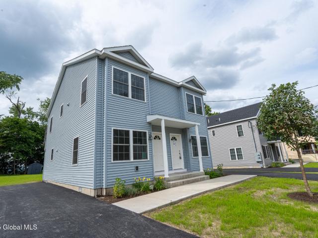 Townhouse for sale in Schenectady