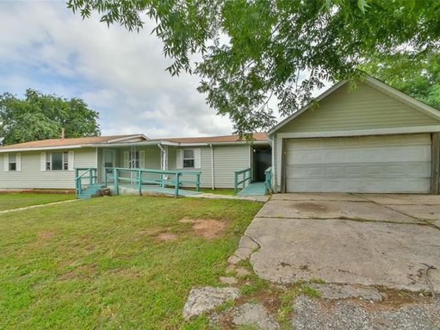 House for sale in El Reno, Canadian County