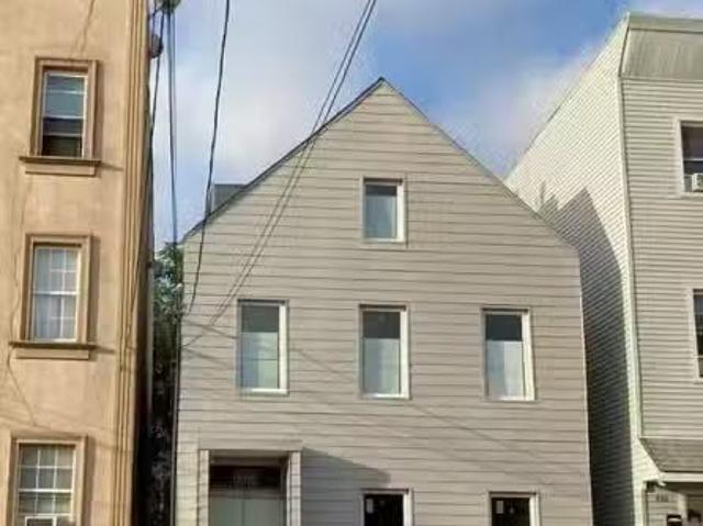 House for rent in Newark