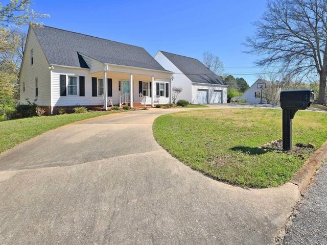 House for sale in Roanoke, Alabama