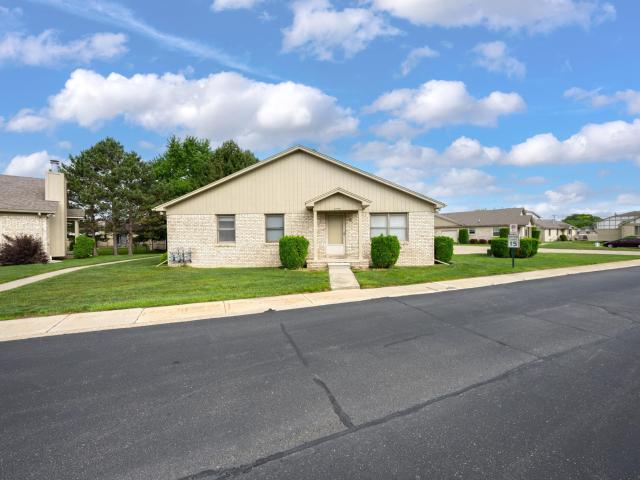 Condo for sale in Clinton Township, Michigan