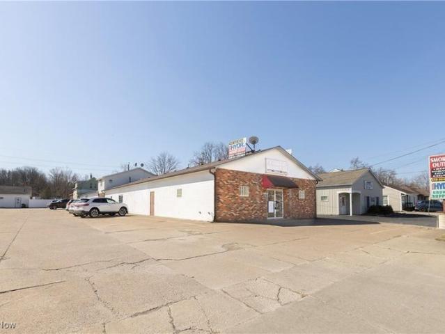 Commercial for sale in Elyria