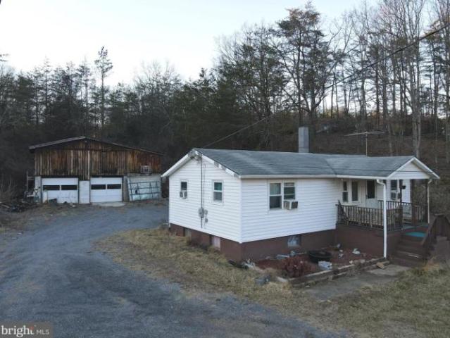 House for sale in Hardy, West Virginia