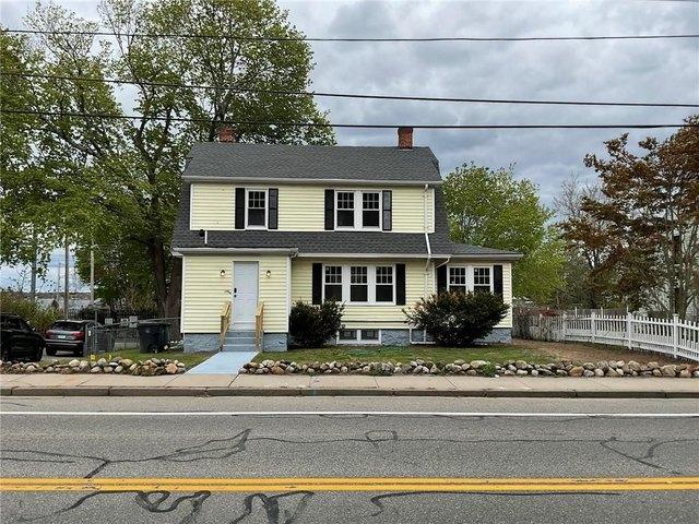 House for sale in Warwick, Rhode Island