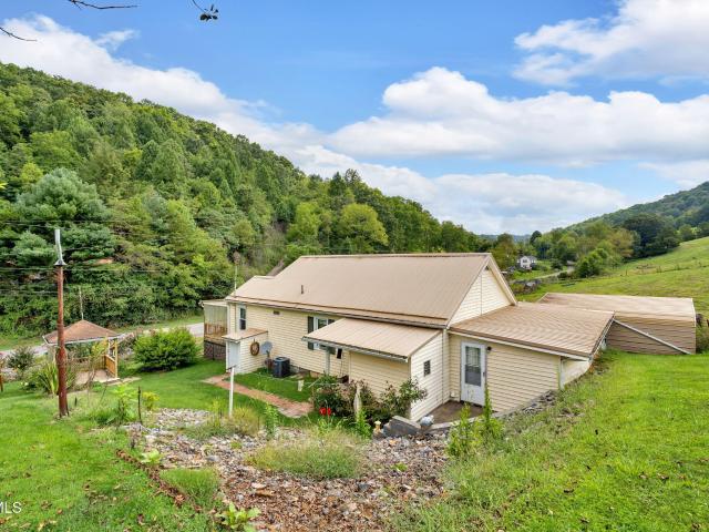 House for sale in Three Springs, Bristol
