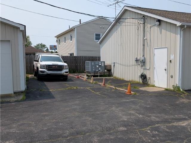 Commercial for sale in Elyria