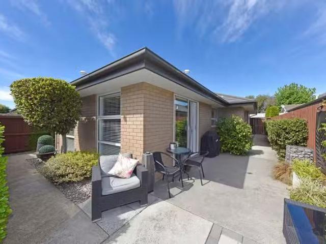 House for sale in Chaslands, Canterbury