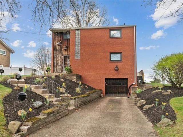 House for sale in Coraopolis, Pennsylvania