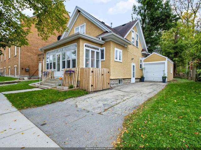House for sale in Historic Central, Appleton