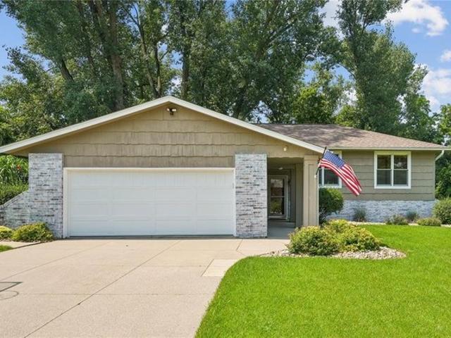 House for sale in Linn, Iowa