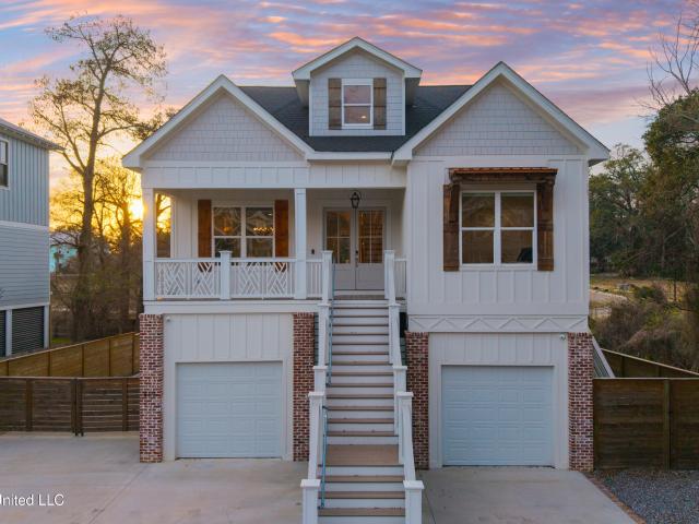 House for sale in Ocean Springs, Mississippi