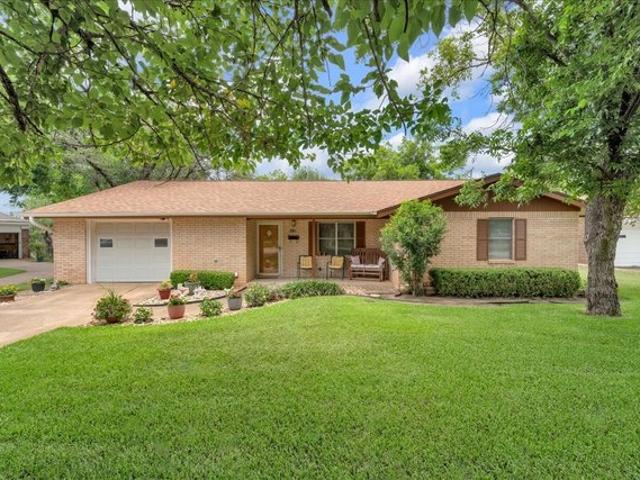 House for sale in Hamilton, Texas