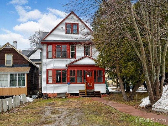 House for sale in Houghton, Michigan