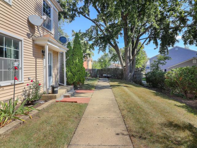 Condo for sale in Glendale Heights, Illinois