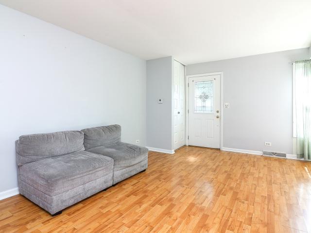 Condo for sale in Glendale Heights, Illinois