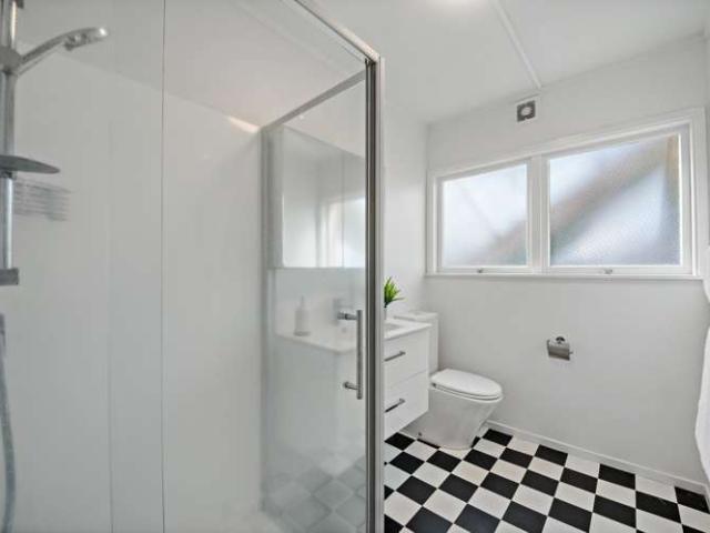 Apartment for sale in Royal Oak