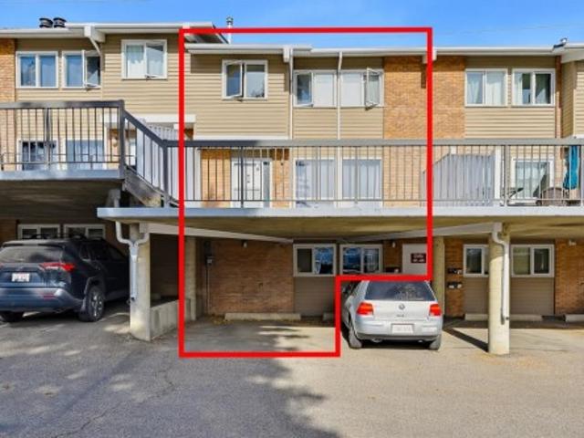 Townhouse for sale in Silver Springs, Calgary