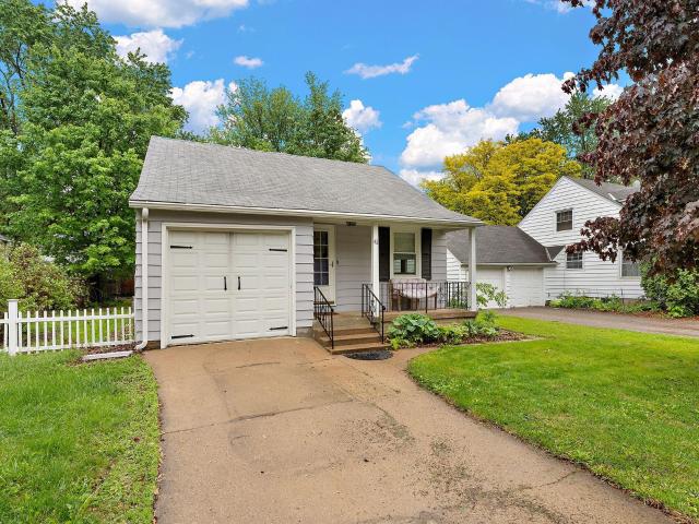 House for sale in Hopkins