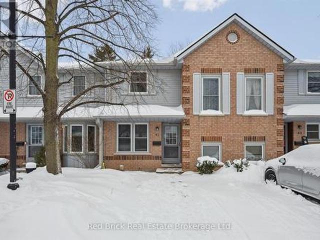 Townhouse for sale in Guelph, Ontario