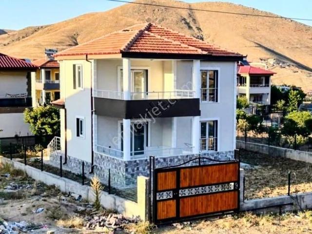 Niğde içerisinde satılık Villa