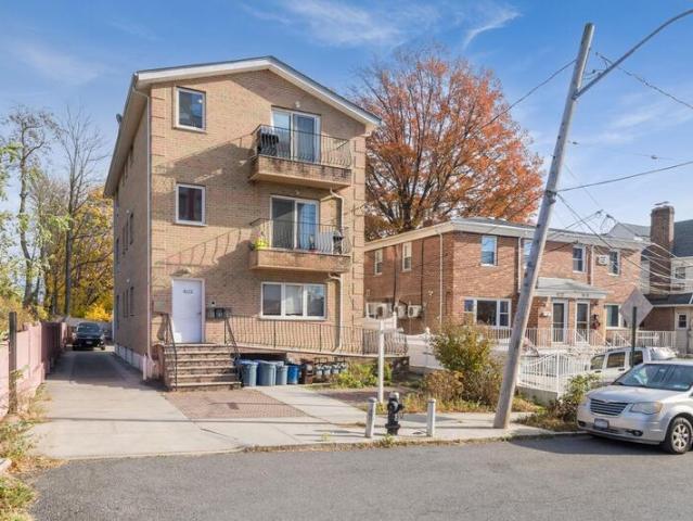 Duplex for sale in Flushing