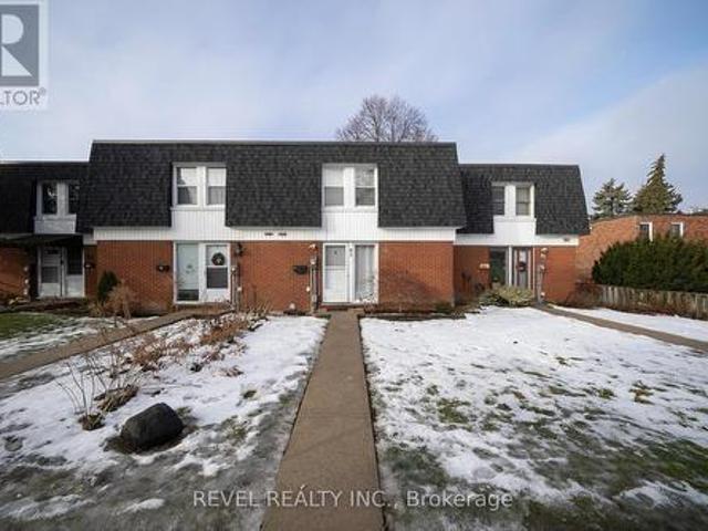 Townhouse for sale in Brant, Ontario