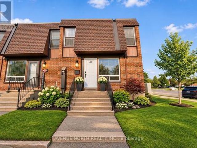 Townhouse for sale in Windsor Park Village, Ottawa