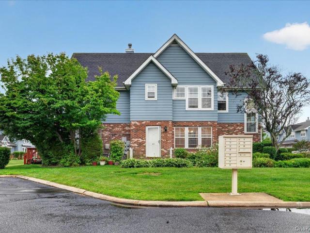 Condo for sale in Bohemia, New York