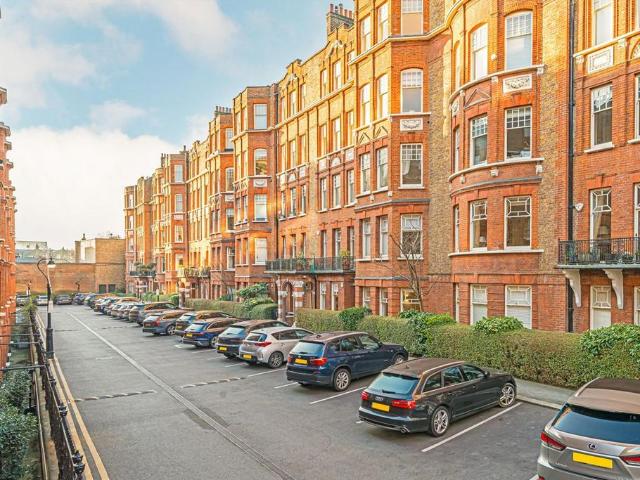 Apartment for rent in Royal Borough of Kensington and Chelsea, Greater London