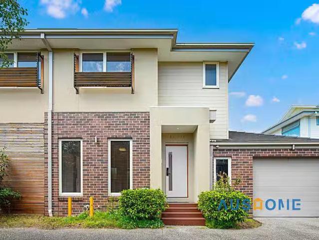 House for rent in Mont Albert North