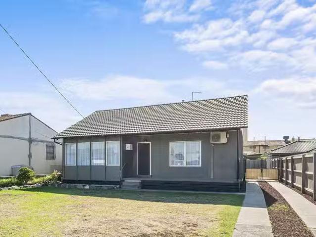 House for rent in Dallas, Victoria