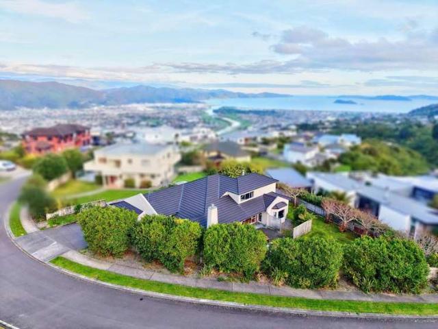 House for sale in Days Bay, Wellington