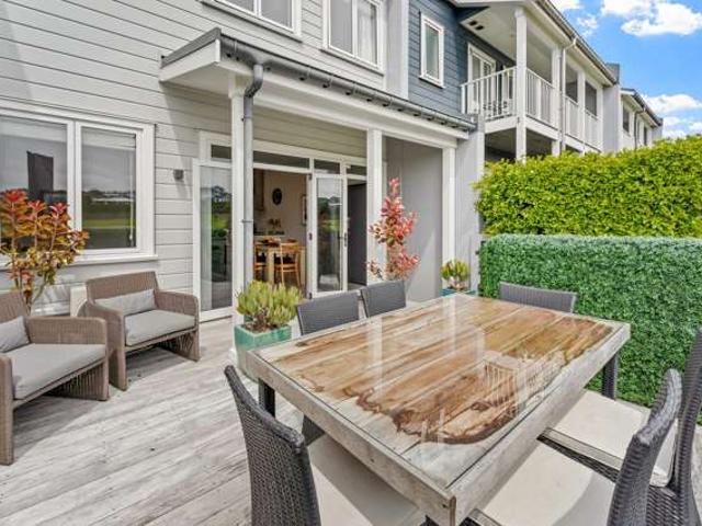 Townhouse for sale in Whangaparaoa