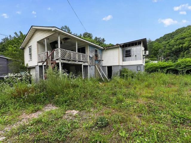House for sale in Bulan, Kentucky
