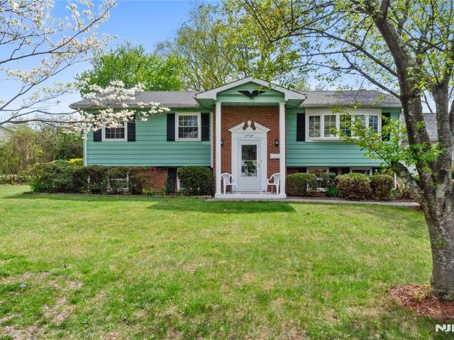 House for sale in Roseland, New Jersey