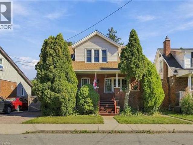 House for sale in Ancaster, Ontario