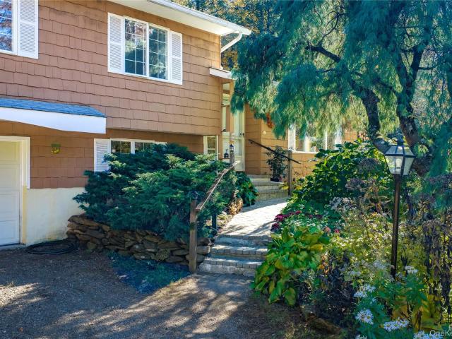 House for sale in Quaker Hill, Town of Pawling