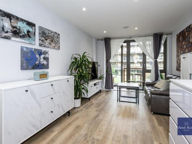 Apartment for rent in Bermondsey Village, Greater London