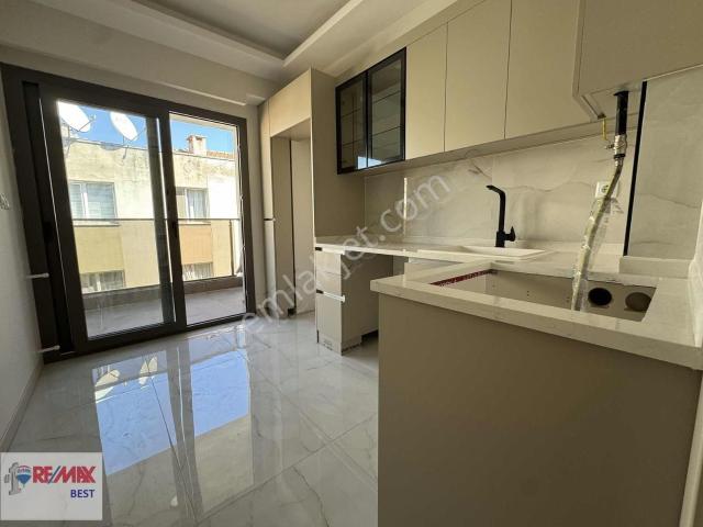 Karşiyaka, İzmir içerisinde satılık mülk