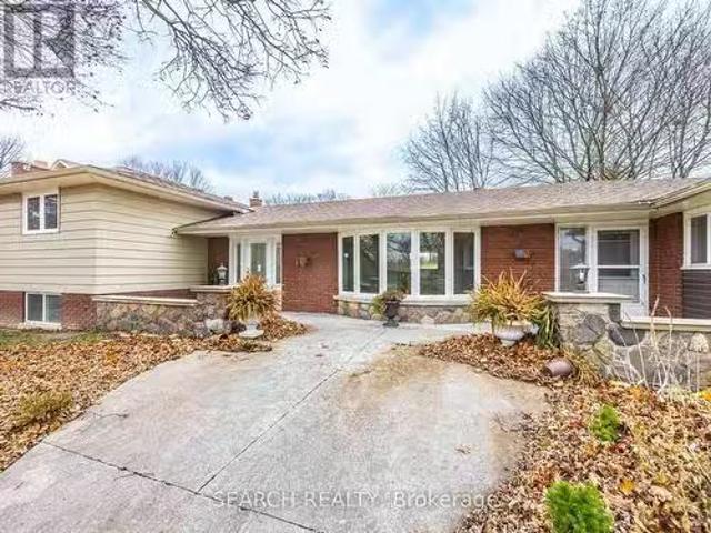 House for sale in Newmarket, Golden Horseshoe