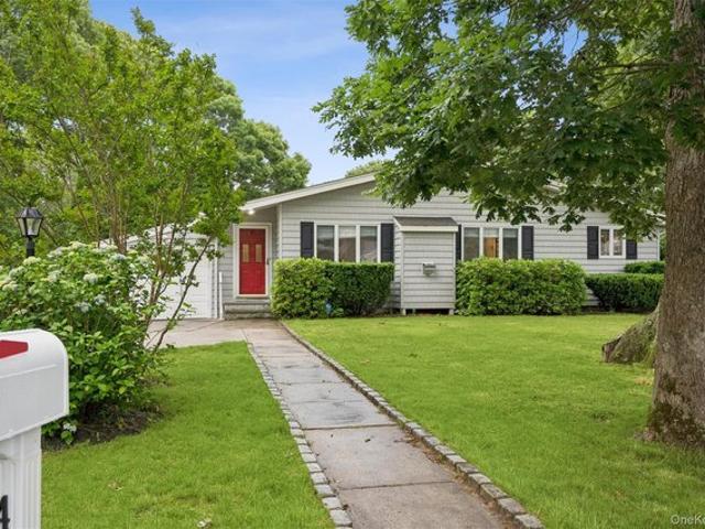 House for sale in Hampton Bays, Town of Southampton