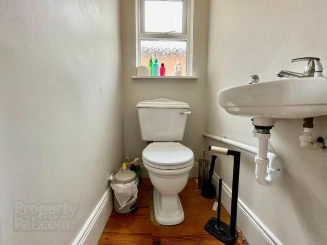 Townhouse for rent in Belfast, Upper Falls