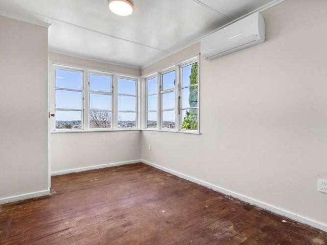 House for sale in Mount Albert, Albert-Eden
