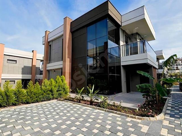 Soğucak, Kuşadası içerisinde satılık Villa