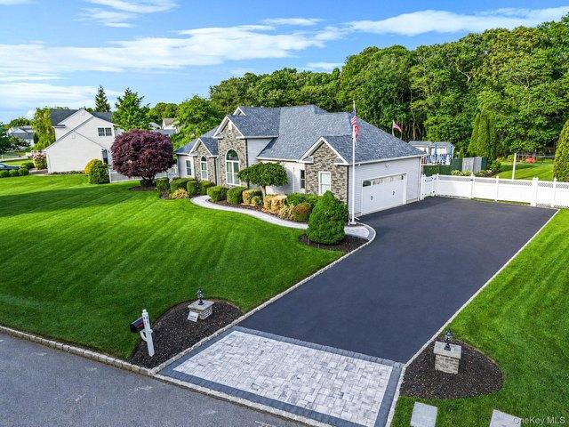 House for sale in Centereach, New York