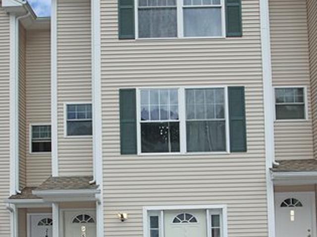 Townhouse for sale in Norwich, Connecticut