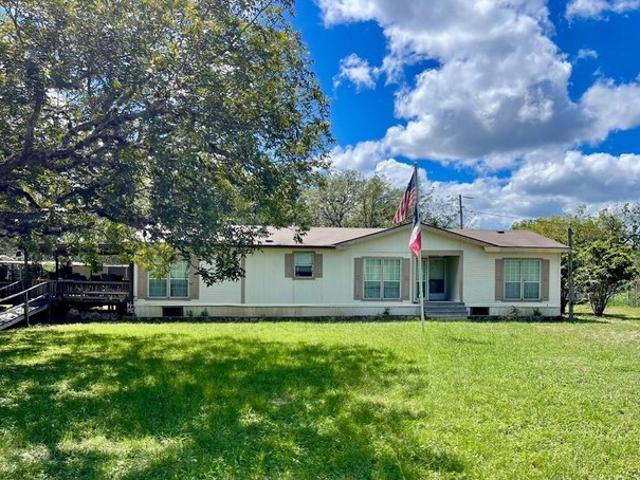 House for sale in Leakey, Real County